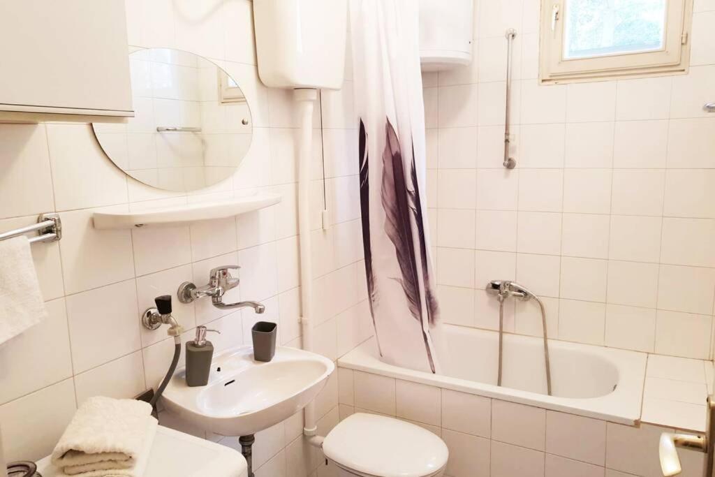 Lamiya'S 2 Bedroom Apartment 莫斯塔尔 外观 照片